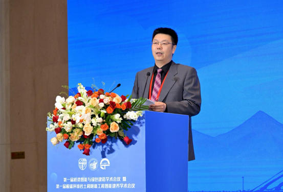 西南(nan)交通(tong)大(da)學(xué)校長(zhang)闫學(xué)東緻辭